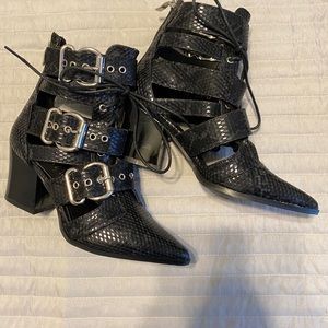 Mackin J Zipper Chunky Heel Booties Black Size 7